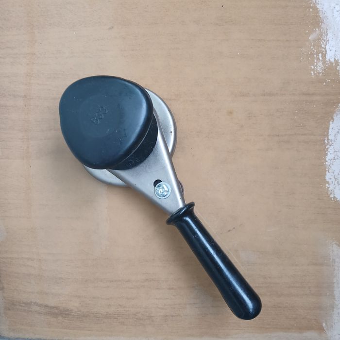 судки металлические, эмалированные. Ключ для консервации.