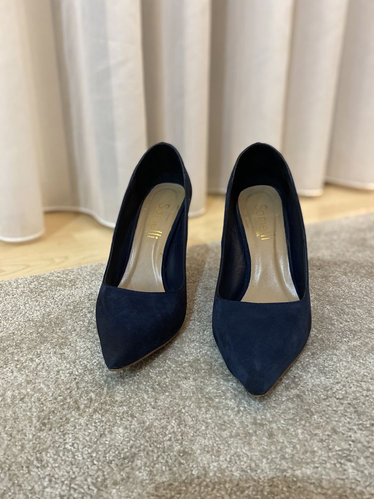 Stilettos em camurça azul, tamanho 38, Samelli