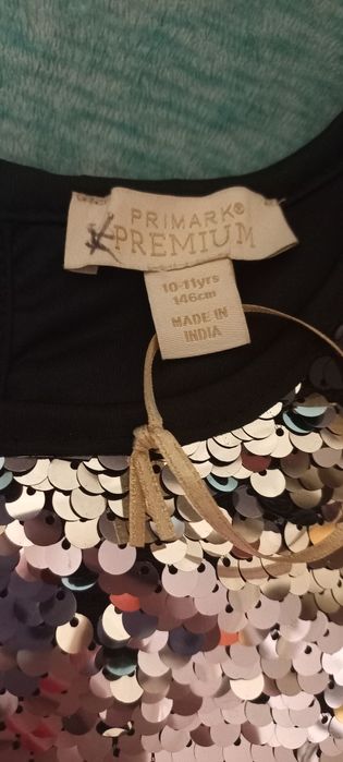 Сукня яскрава святкова з паєтками плаття