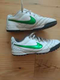 Buty Nike r 35 oo