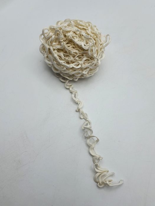 Tasiemka ozdobna ecru kupon 7 m.x ok. 1,50 cm.
