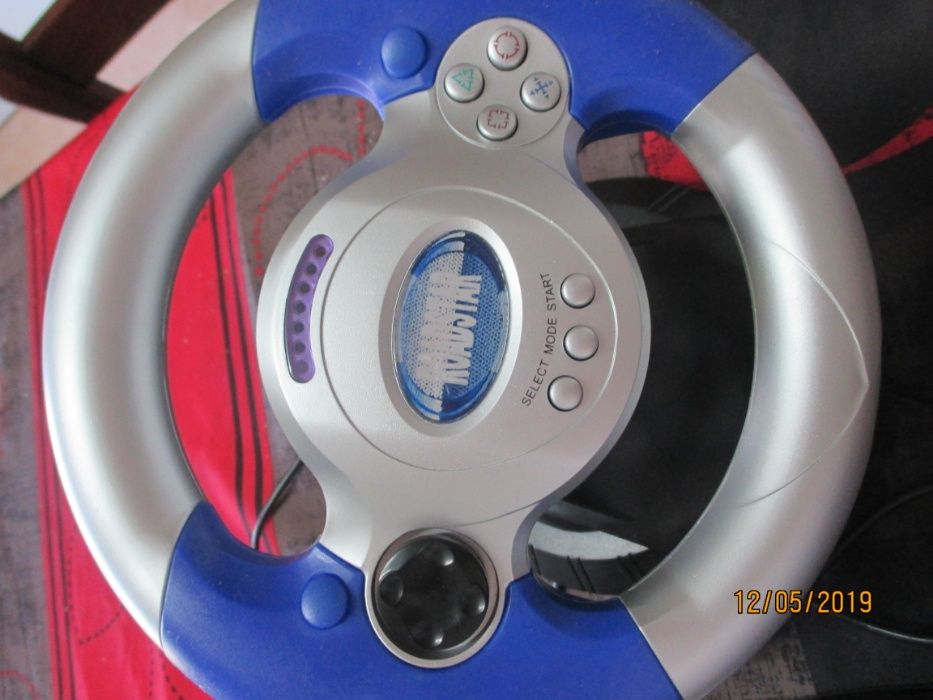 Volante e pedais Roadstar para consola