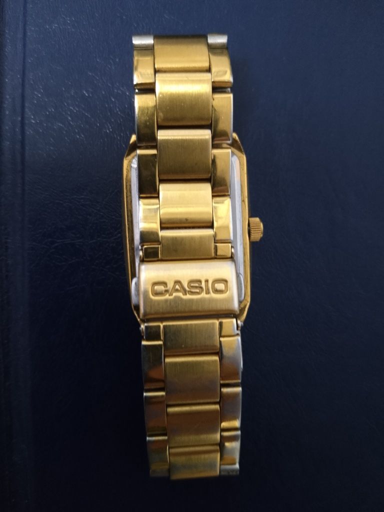 Часы Casio женские очень красиво смотрятся в рабочем состоянии