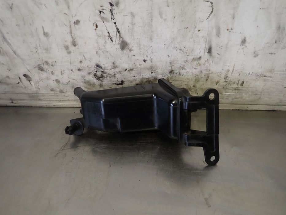 ZBIORNICZEK PŁYNU WSPOMAGANIA AUDI A4 B7 8E0422373B