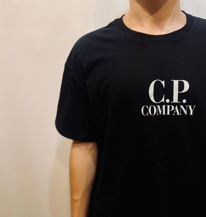 Koszulka CP Company z nadrukiem i widocznym  logo na piersi
