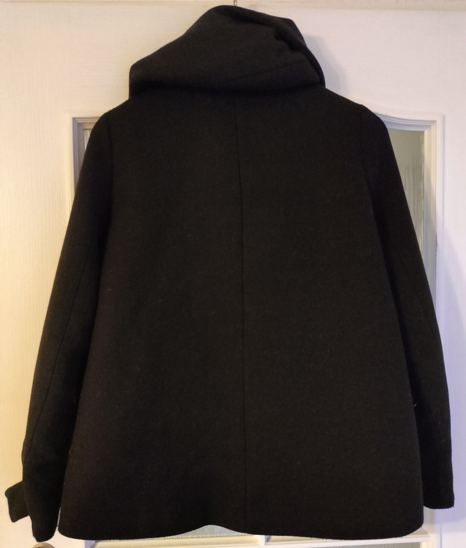 Czarny, krótki płaszcz z kapturem - ZARA - rozmiar M