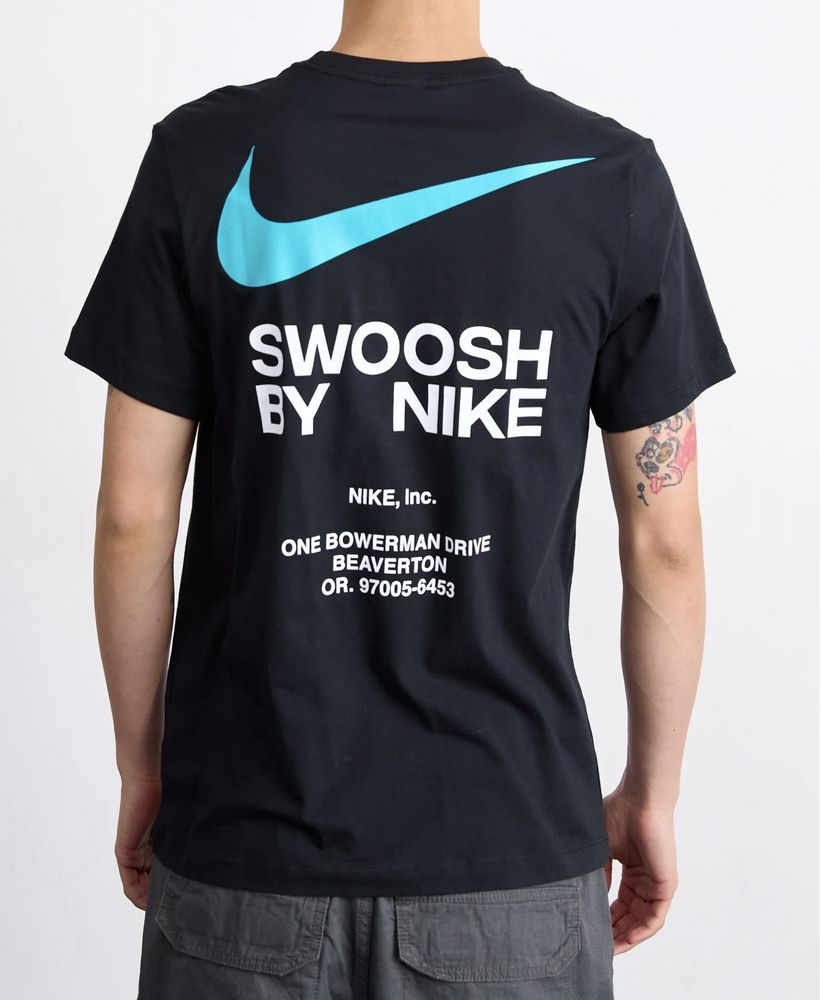 Мужскте футболки Nike Swoosh черная белая унисекс найк свуш