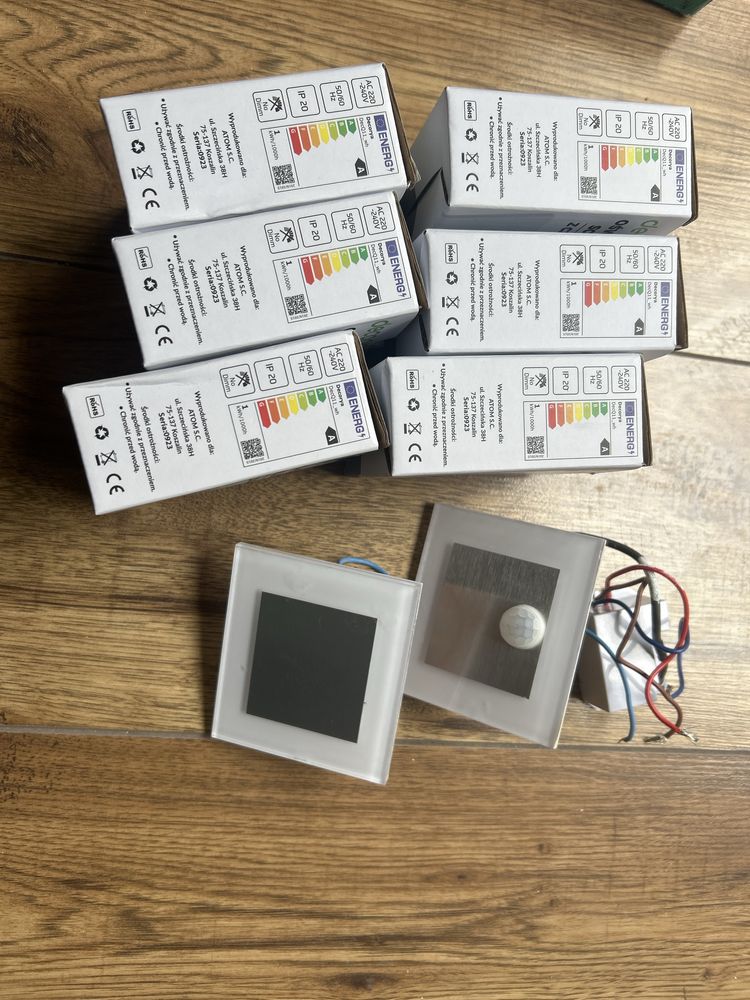 7 lamp schodowych + 2x czujnik ruchu
