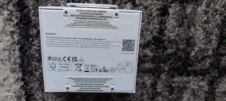 Samsung Galaxy Buds3 srebrne, nowe