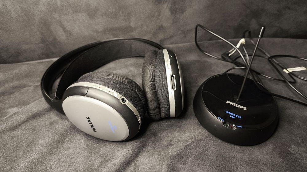 FM бездротові навушники Philips SHC5100/10 повний комплект