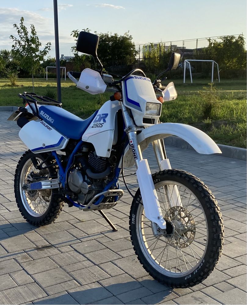 Suzuki DR250S DualSport