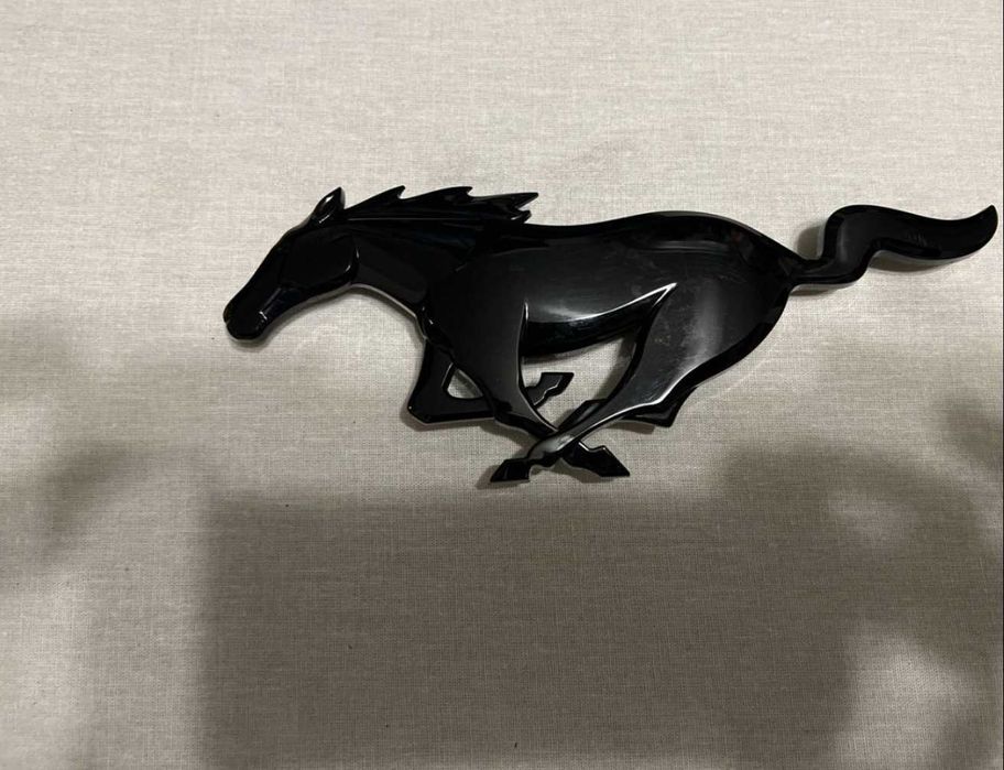 Nowy czarny emblemat MUSTANG znaczek konik Ford czarne logo