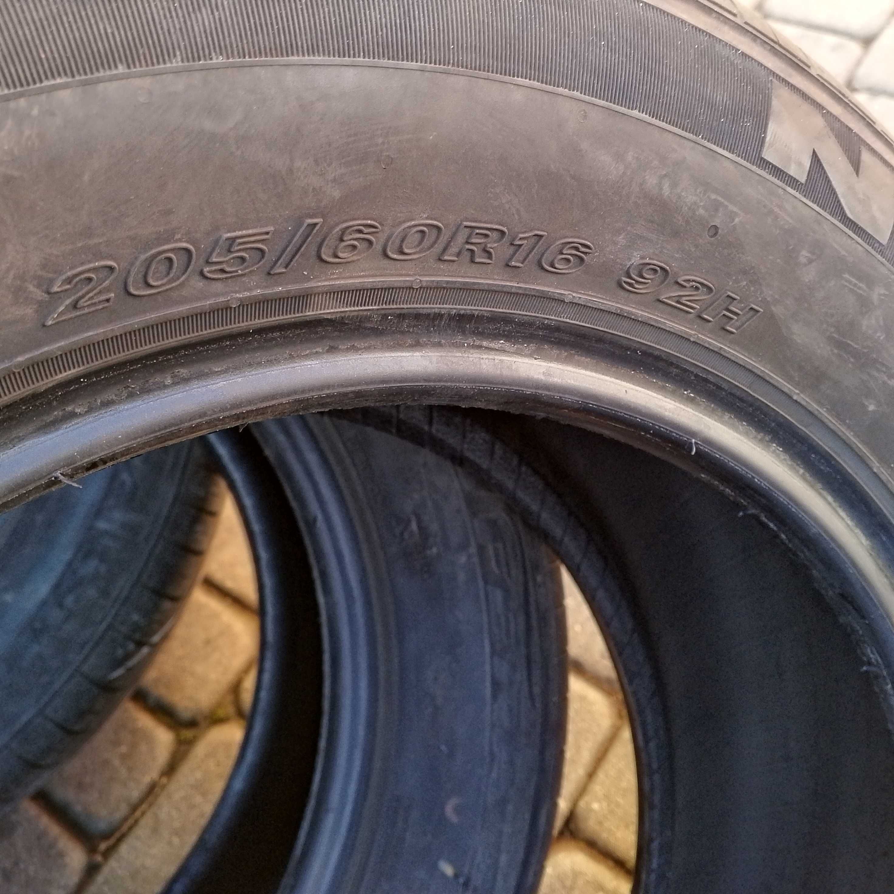 opony 4 szt. 205/60/16  Nexen