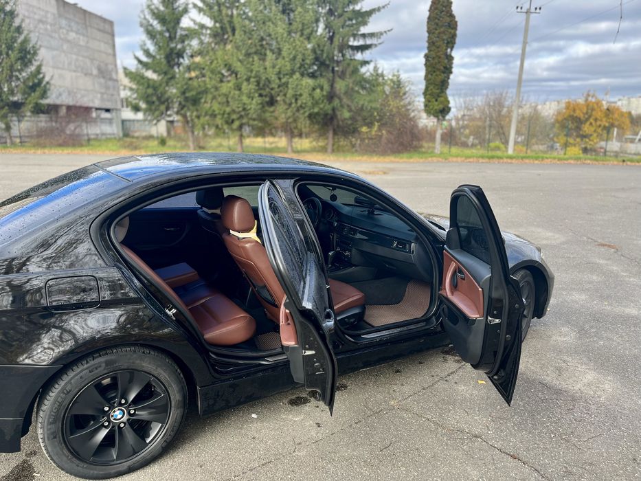 Продам БМВ е90 325XI