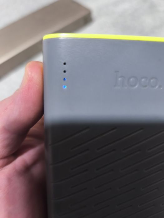 Продам комплектом Power bank та бездротову колонку.