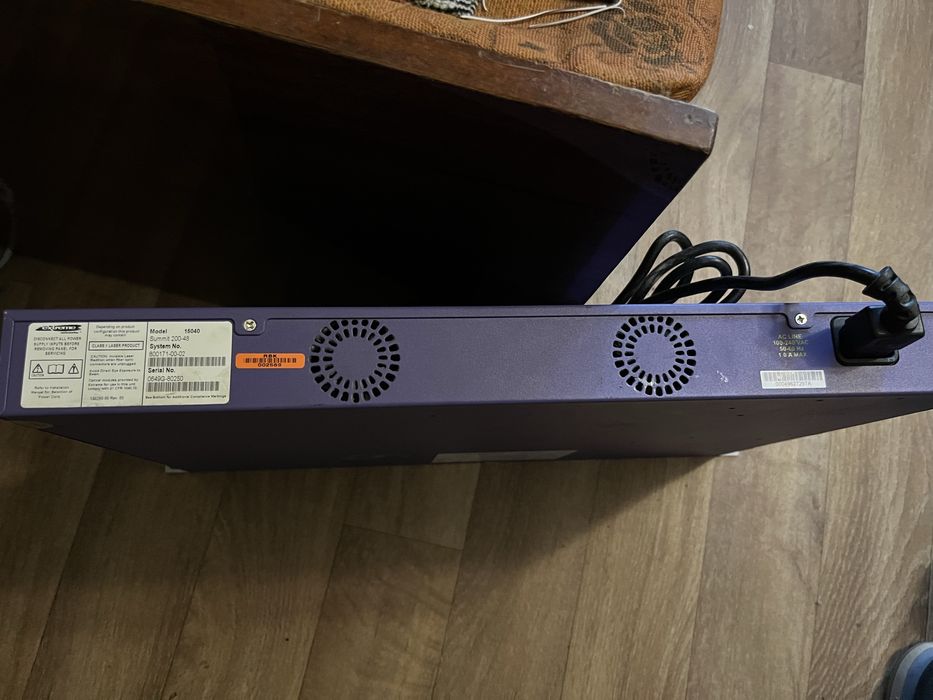 Extreme Networks Summit 200-48 – 48-портовий керований комутатор L2/L3