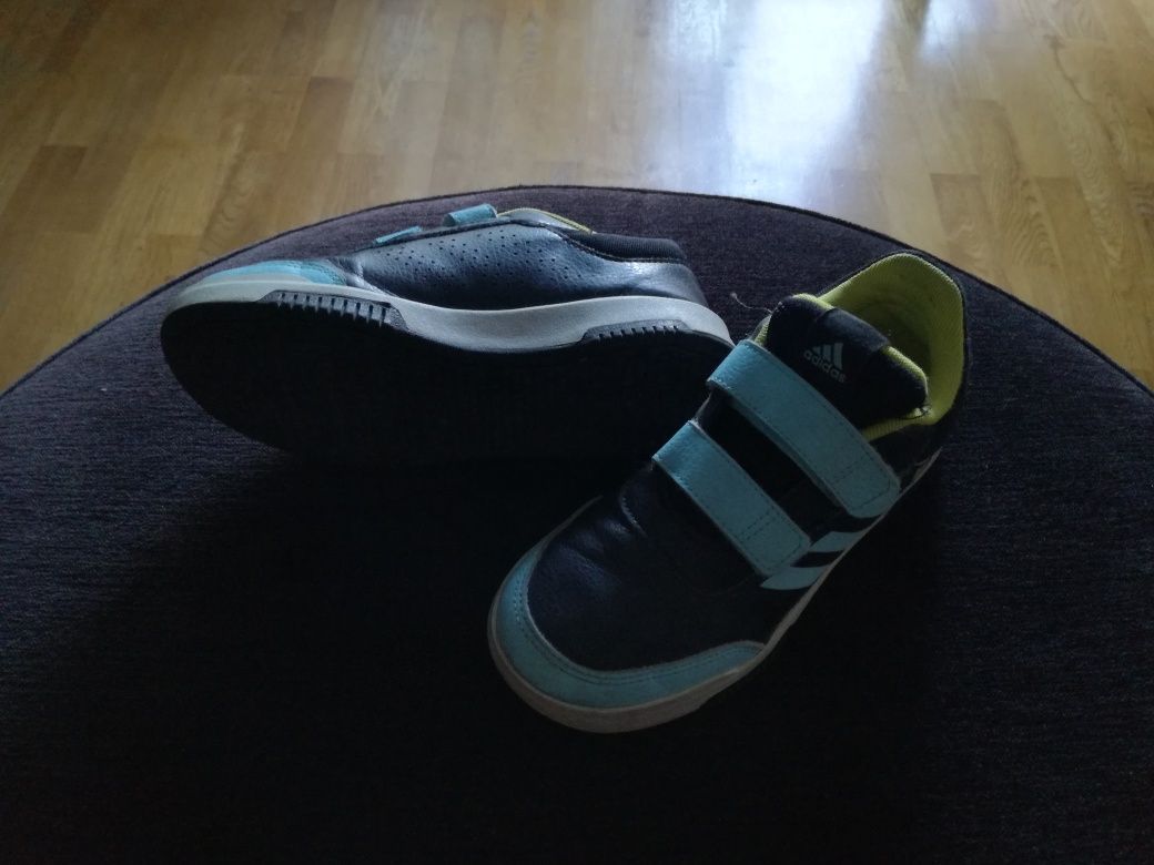 Sapatilhas ADIDAS tamanho 34