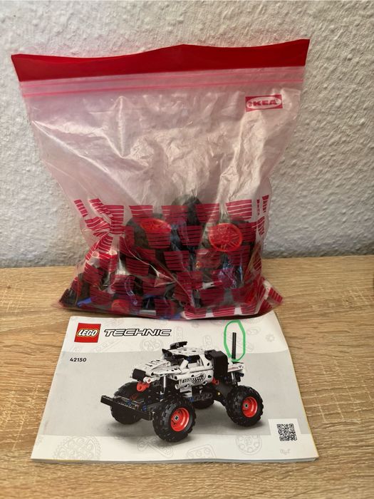 LEGO TECHNIC Monster Truck 42150