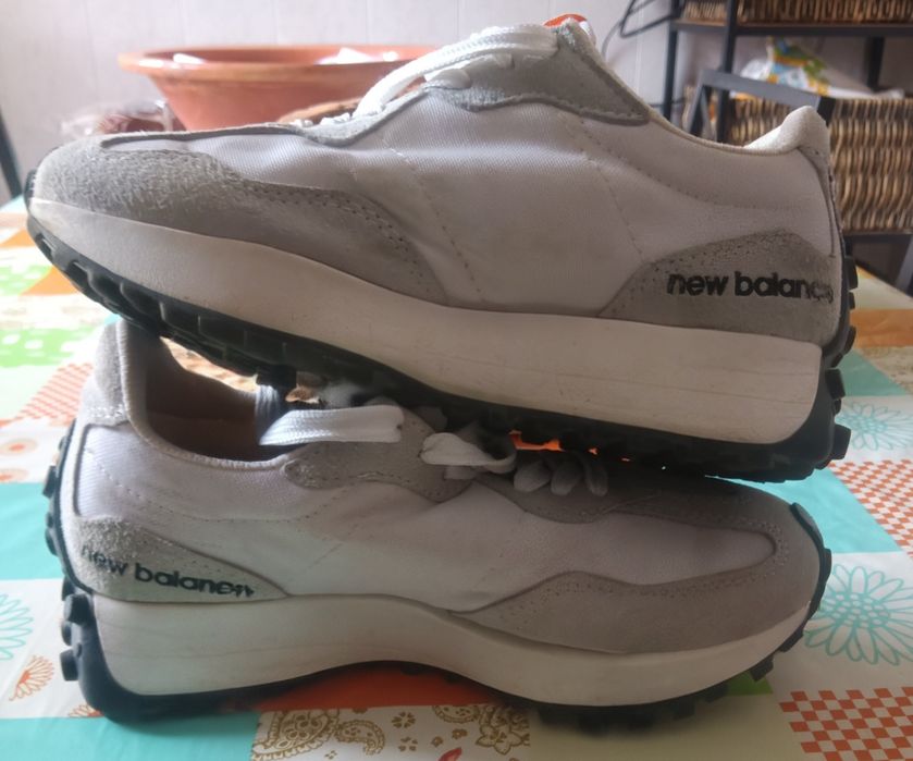 Tênis New Balance  originais como novos , com portes fica 20€