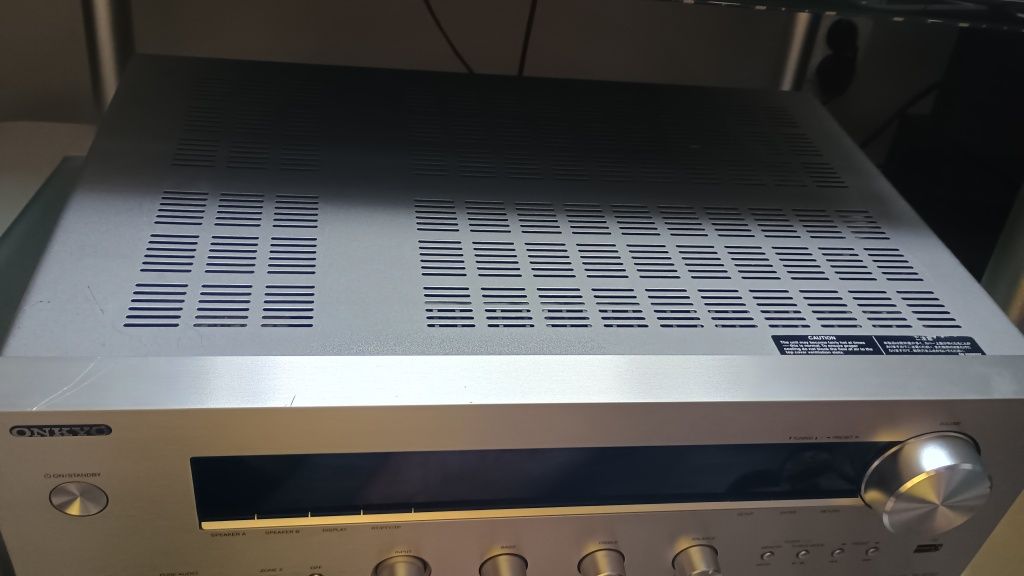 Amplituner Onkyo TX 8050