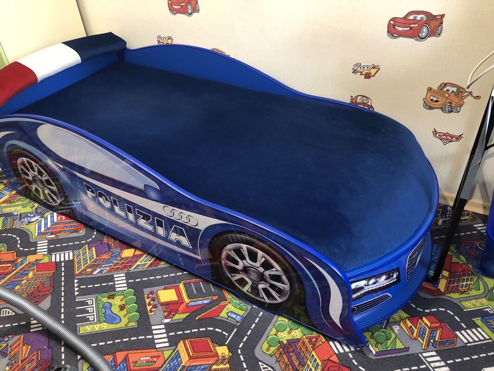 Ліжко-машинка Audi