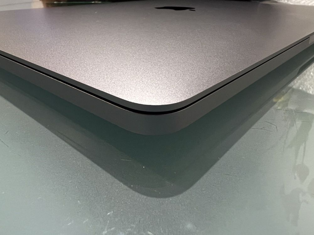 Macbook Pro 13 2016 touchbar 4x i5 2.9 8gb ram 256 gb SSD
