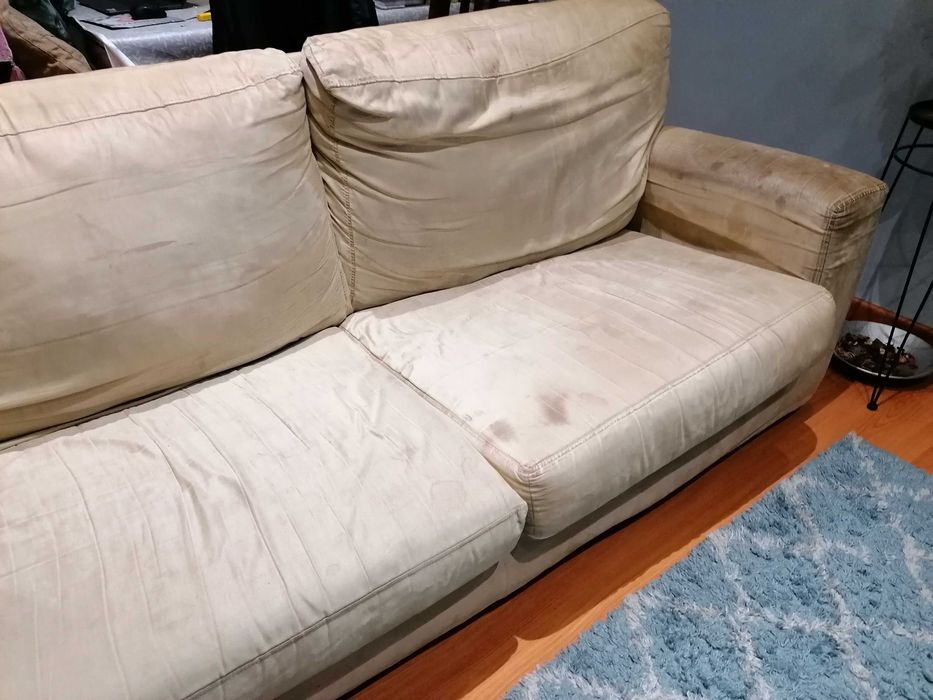 Sofá em pele "pêssego" cor  creme