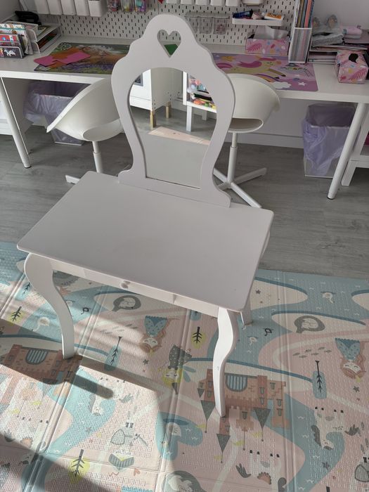 Toaletka dziewczęca