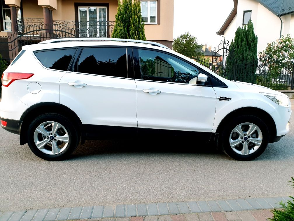 Ford Kuga 2015 official