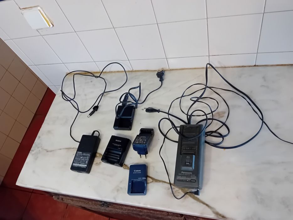 Conjunto de 6 Carregadores de Câmaras Diversas