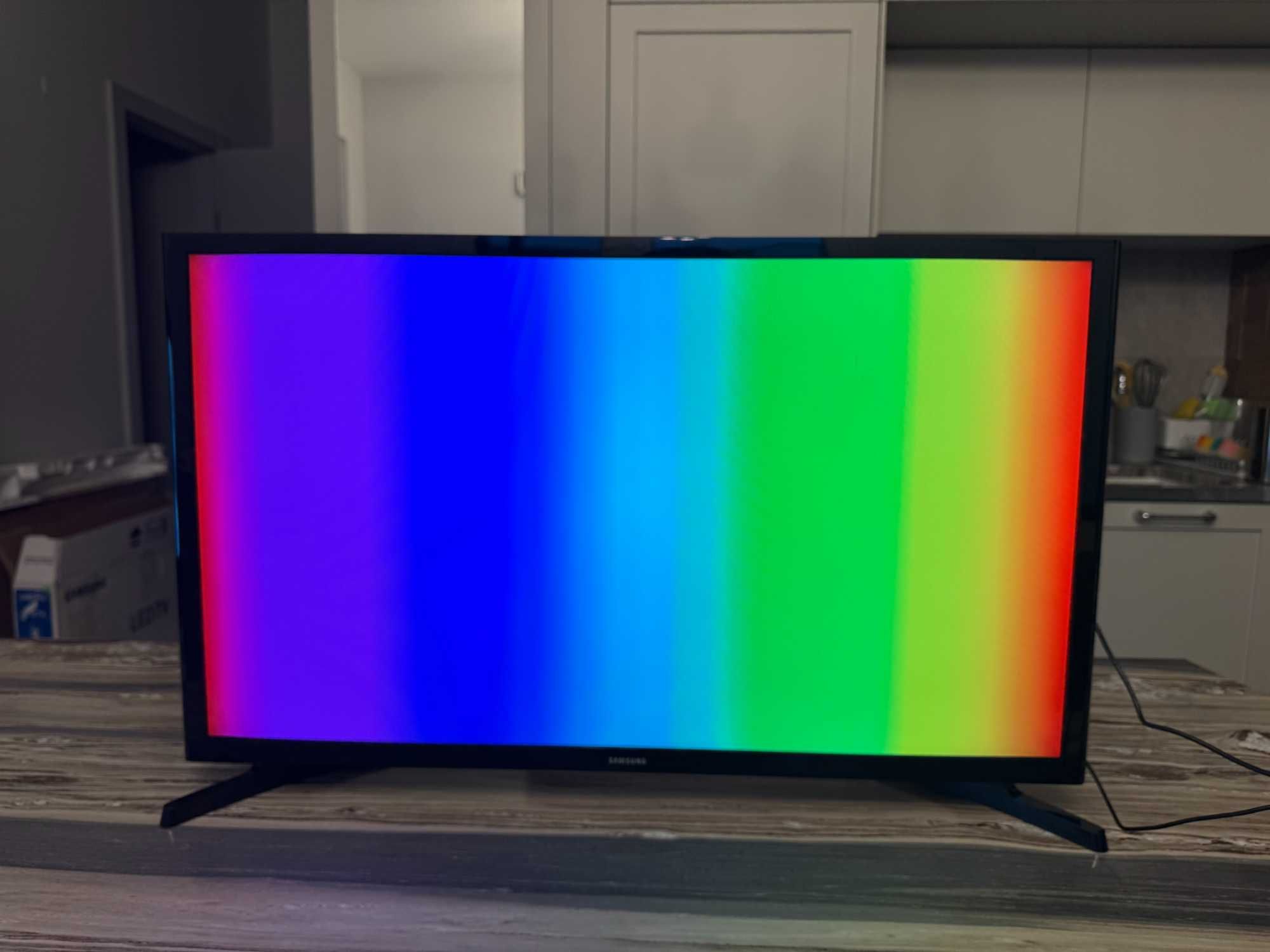 Telewizor 32" Samsung 32J4000BF + tuner DVB-T2/HEVC