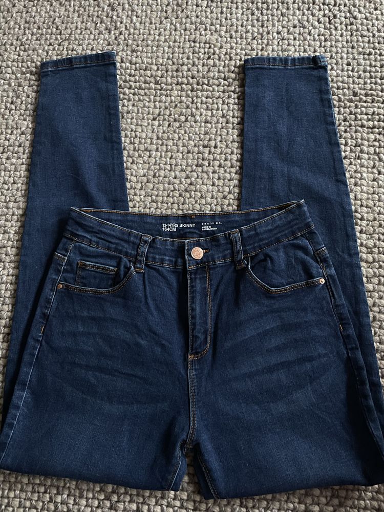 Spodnie jeansy granatowe 164 cm