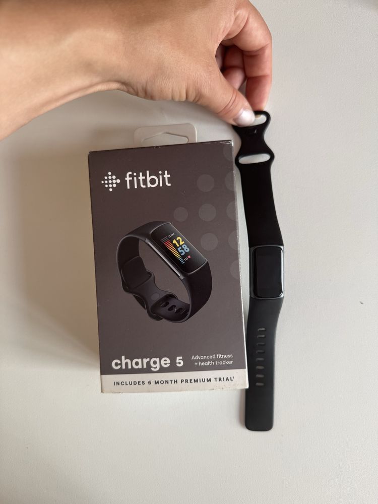 Fitbit Charge 5 – praktycznie nowy, czarny