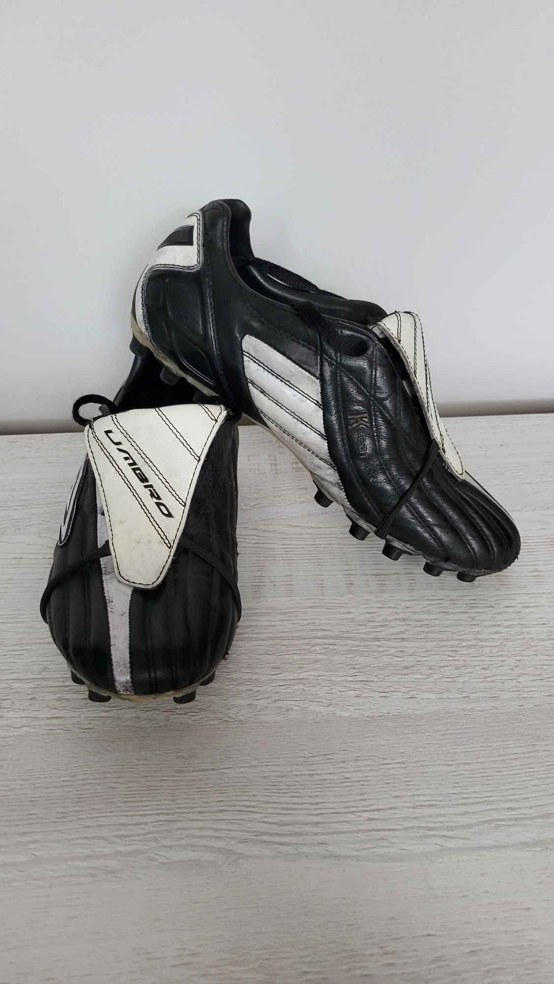 Buty piłkarskie korki Umbro rozmiar 40/41