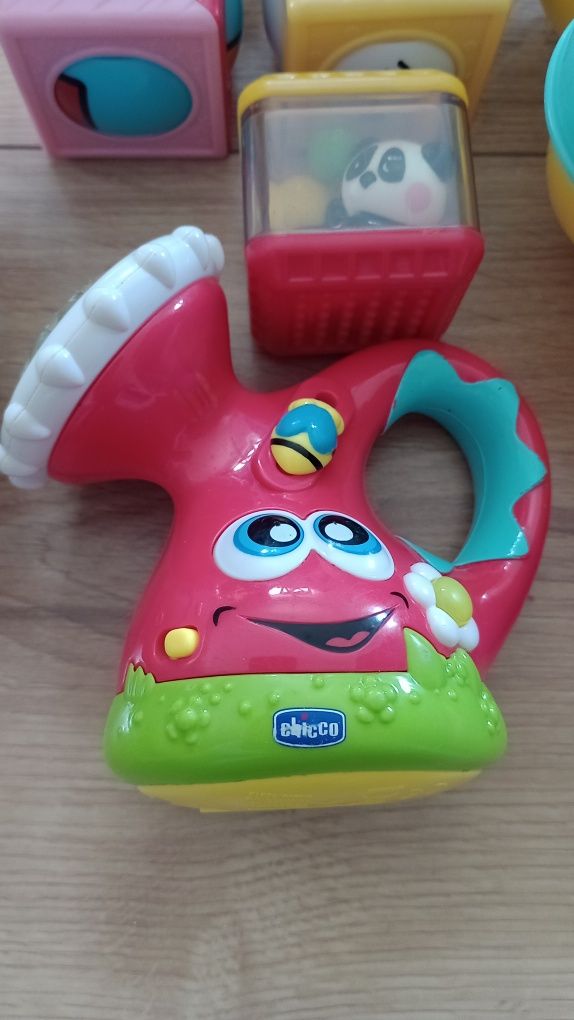 Chicco karuzela i projektor, zabawki Fisher Price i Clementoni