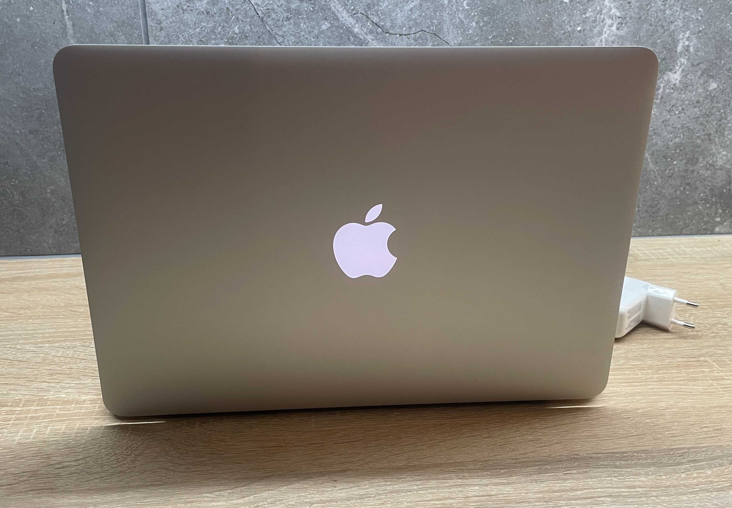 Ноутбук MacBook Air 7,2 (13-Inch, 2017) /i5-5350U /8GB /128SSD