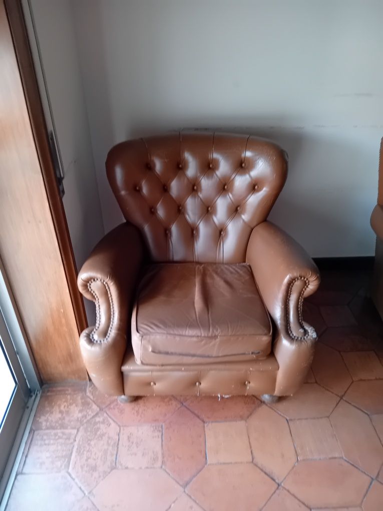 Sofá e 2 poltronas