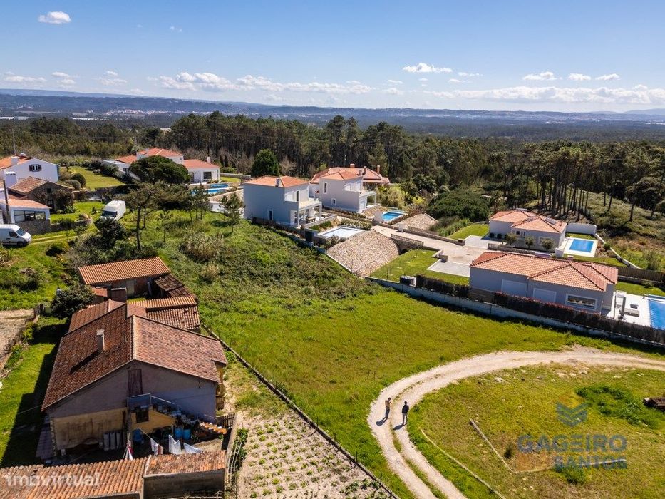 Terreno com Viabilidade de Construção - Entre São Martinho do Porto...