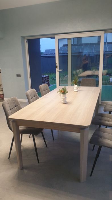 Столи,стільниці для кухонь з дерева