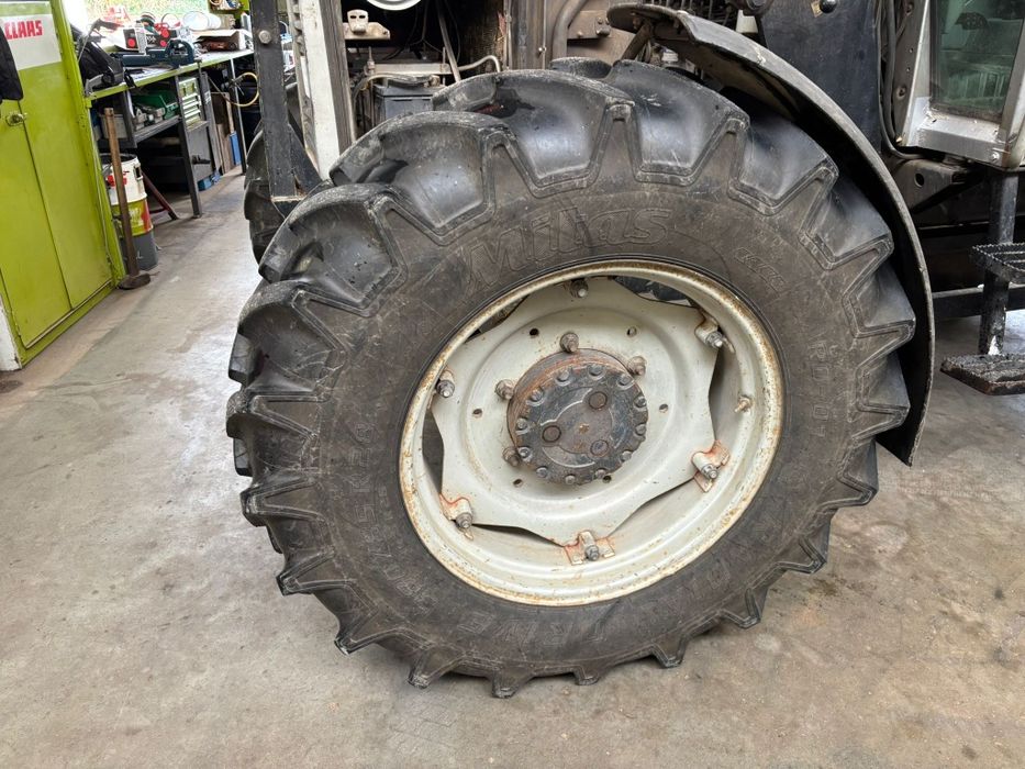 Massey Ferguson MF 3095 ładowacz stoll tur John Deere Fendt Case 3080