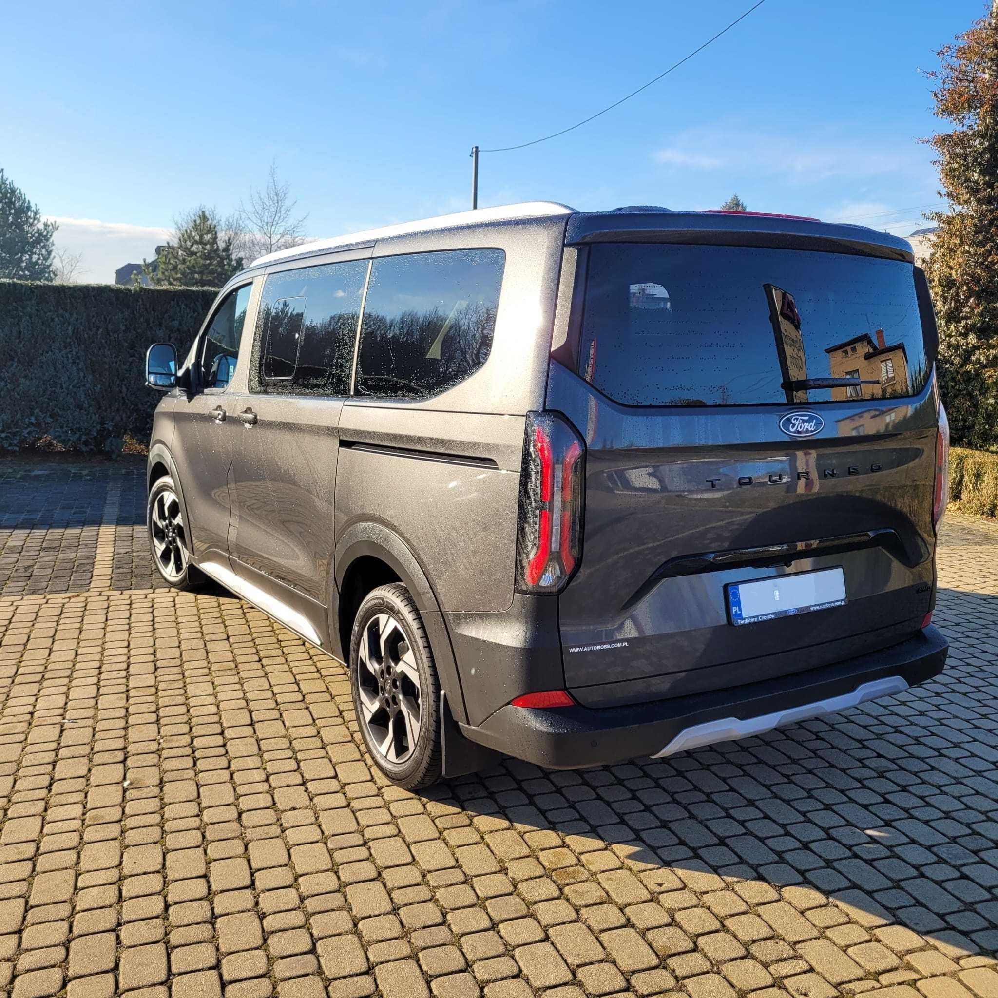 Ford Tourneo Custom 2024 – 8-osobowy, 4x4, automat - wynajem