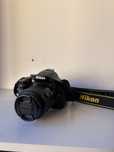Venda de máquina fotográfica Nikon D5200 + acessórios