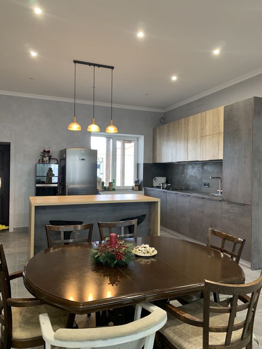 Продам будинок на Правому березі