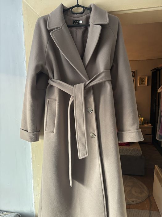 Пальто  нове одягала 2 рази