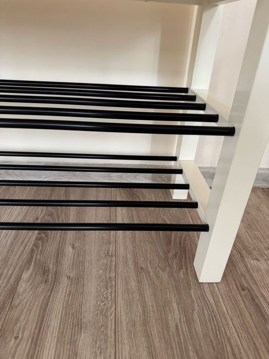 Stojak na buty IKEA HEMNES. Biały/czarny. Lite drewno