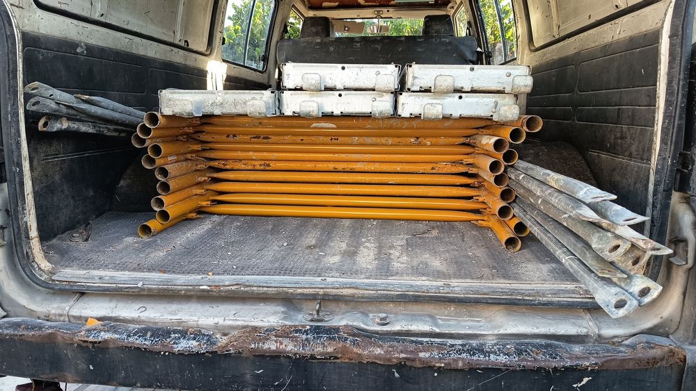 Aluguer de andaimes tradicional e europeu