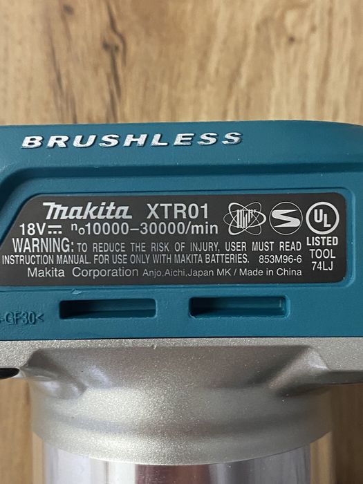 Бесщеточный фрезер Makita XTR01 (DRT50Z) 18V LXT