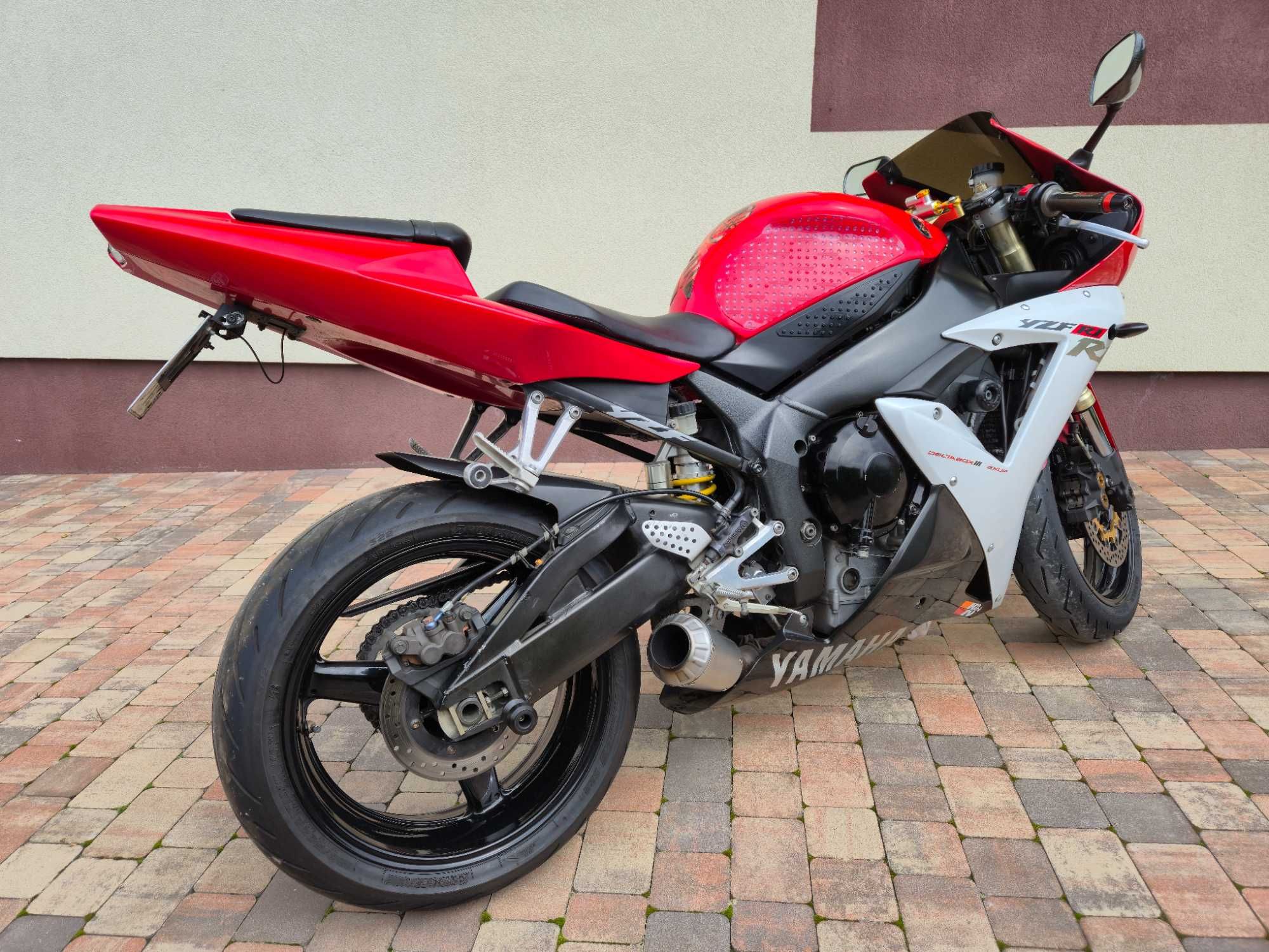 Yamaha R1 RN09 2003
