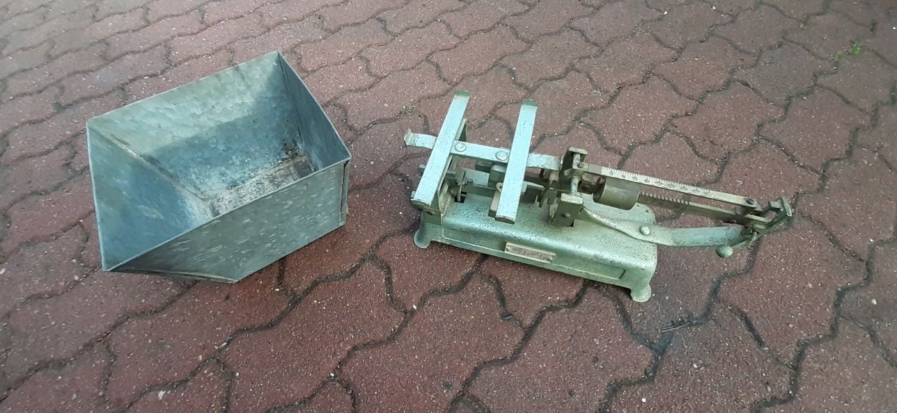 Zabytkowa waga ideal retro prl