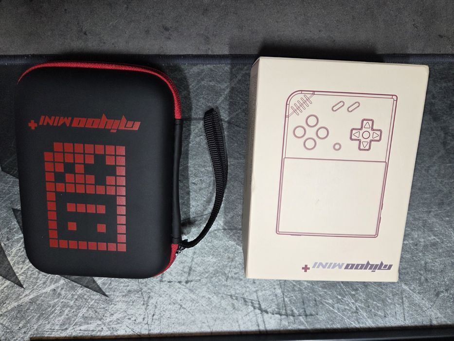 Retro konsola Miyoo mini plus dodatkowa karta 64gb